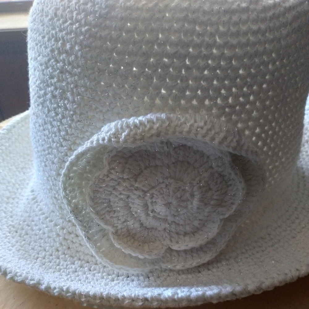 White Sparkle Knit Hat w/ Flower Detail | Size OS
